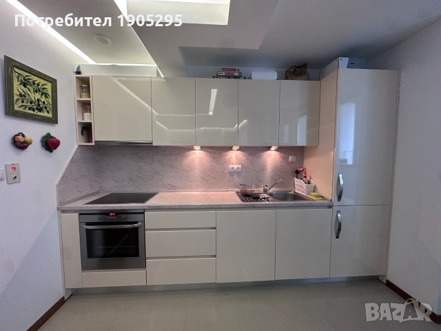 Продавам кухня MDF 3.28m с фурна и миялна AEG, хладилник Zanussi, аспиратор TEKA само за 1200 €