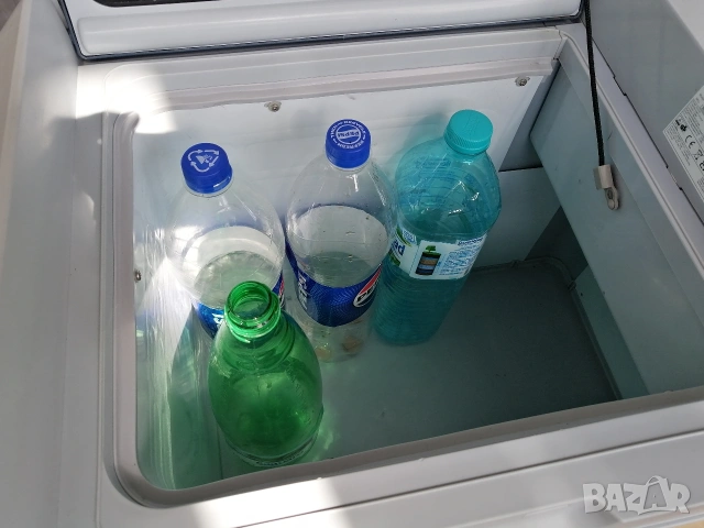 MOBICOOL 38L мобилен хладилник на 12V и 220V, снимка 9 - Хладилни чанти - 54602547