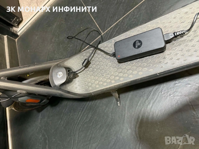 Електрическа тротинетка Ninebot by Segway F2 E+ зарядно, снимка 10 - Велосипеди - 54934629