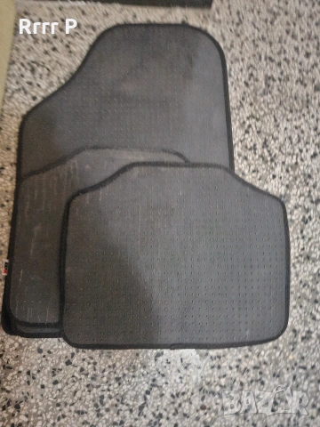 Универсални мокетени стелки за кола, снимка 4 - Аксесоари и консумативи - 54173994