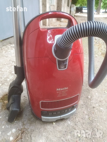 Прахосмукачка Miele C3