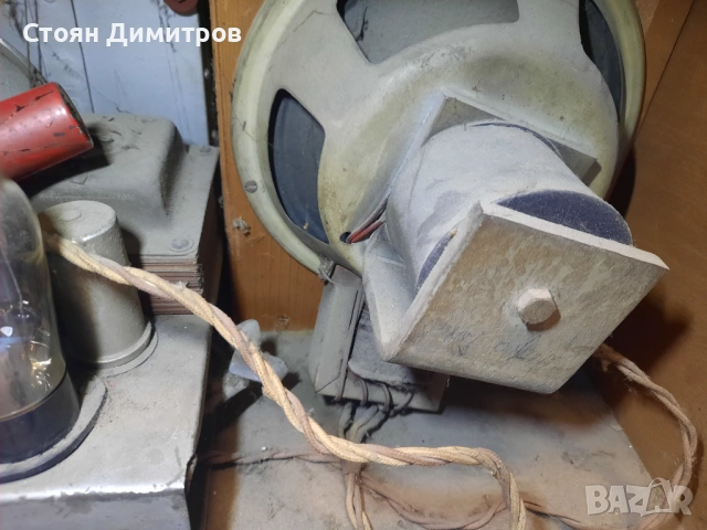 Ретро лампов радиоприемник , снимка 5 - Радиокасетофони, транзистори - 54919358