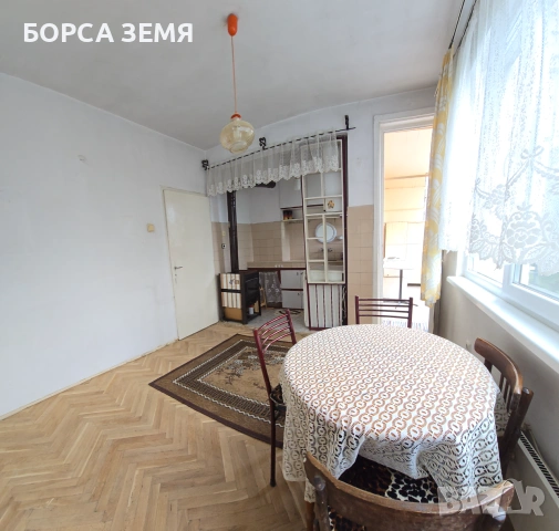 Апартамент идеален център 