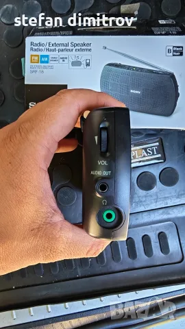 Sony SRF-18 portable radio , снимка 6 - Радиокасетофони, транзистори - 55679749
