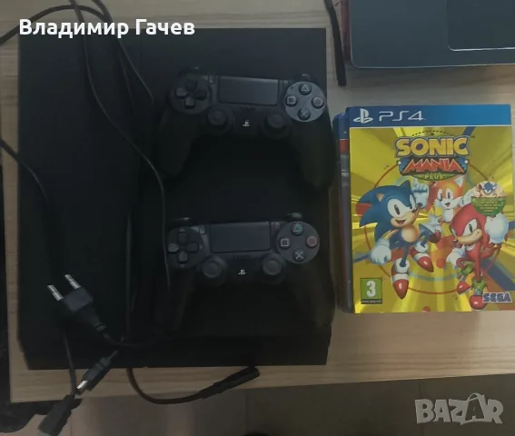  PS4 с 2 контролера, 9 игри и 1TB памет в добро състояние