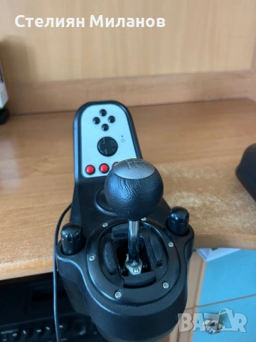 Logitech G27 /волан, педали и скоростен лост/, снимка 5 - Аксесоари - 54593847