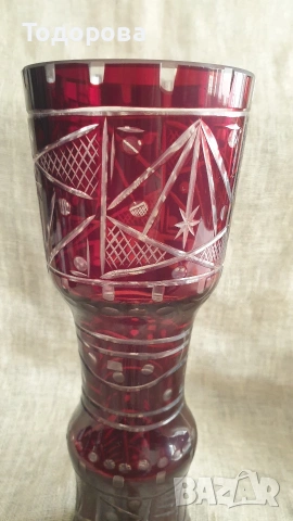 Ваза от червен кристал -Бохемия, снимка 7 - Антикварни и старинни предмети - 54088561