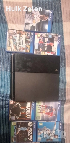 ps4 с 7 игри и 3 джойстика 