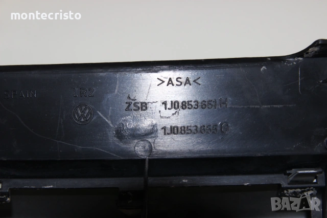 Предна решетка VW Golf 4 (1998-2004г.) предна емблема Голф IV 🔘Цвят: Сива 1J0853651H / 1J0853653C, снимка 4 - Части - 54540629