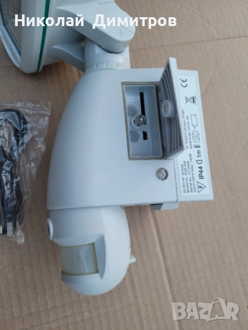 Нова охранителна камера с прожектор, датчик за движение и 1GB SD  карта , снимка 3 - Комплекти за видеонаблюдение - 54103503