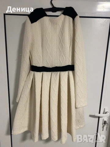 Елегантна плътна Бяла рокля М размер, снимка 2 - Рокли - 54370749