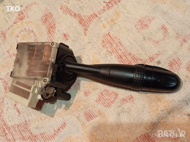 Лостче - ключ за управление на мигачи и фарове за TOYOTA Corolla Е12 Verso RAV4, снимка 5 - Части - 54163069