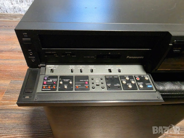 Продавам Panasonic NV-FS88 S-VHS Recorder, снимка 4 - Плейъри, домашно кино, прожектори - 54673377