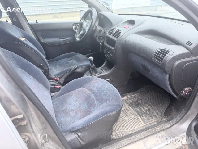 Peugeot 206 1.4i Газ/Бензин - 2000 г., 4 врати, снимка 10 - Автомобили и джипове - 54639709