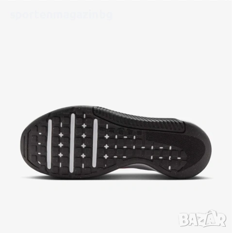 Дамски маратонки Nike MC Trainer 3, снимка 3 - Маратонки - 54847958