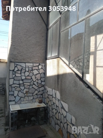 Продавам двуетажна къща в центъра на град Брезово , снимка 16 - Къщи - 53950992