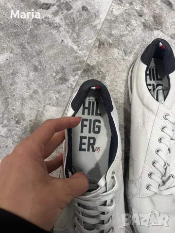 Tommy Hilfiger маратонки бели  №43 нови, снимка 2 - Спортно елегантни обувки - 55407997