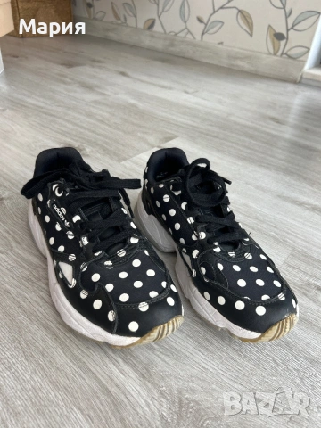 Маратонки на точки Adidas, снимка 2 - Маратонки - 54652446
