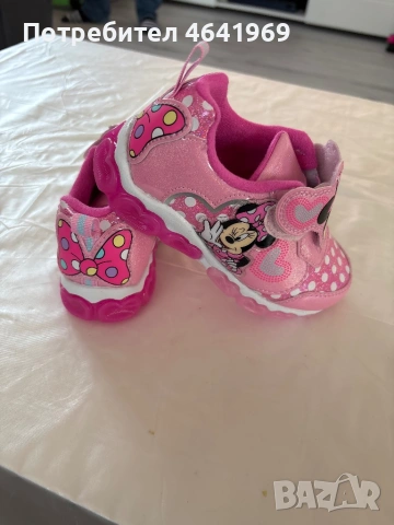 Minnie Mouse маратонки.Светещи ,купувани от Америка., снимка 5 - Детски маратонки - 54560298