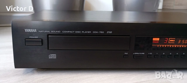 YAMAHA CDX-750-CD-Player с дистанционно, снимка 3 - MP3 и MP4 плеъри - 54193139