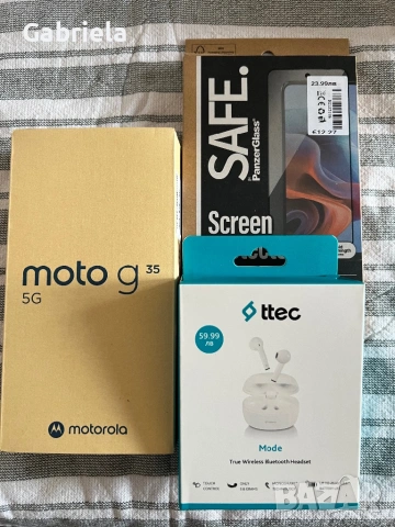 Чисто нови - телефон Моторола, слушалки, протектор