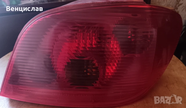 Продавам десен стоп,за Пежо 307.