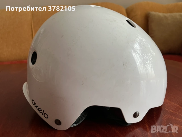 Продавам детска спортна/велосипедна каска OXELO 