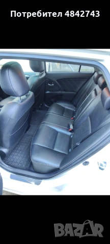 Toyota Avensis 1,8 full екстри, снимка 11 - Автомобили и джипове - 54725898