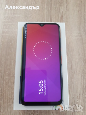 Немски Смартфон Gigaset GS290 с инсталиран Ubuntu Touch, безжично зареждане Qi, снимка 2 - Телефони с две сим карти - 54279548