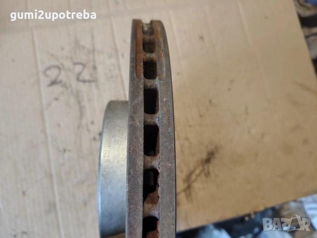 Спирачен Диск 5G615301J Volkswagen Passat B9 1.5 eTSI 150кс 2024г, снимка 2 - Части - 55171851