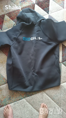 Продавам неопреново яке GUL
