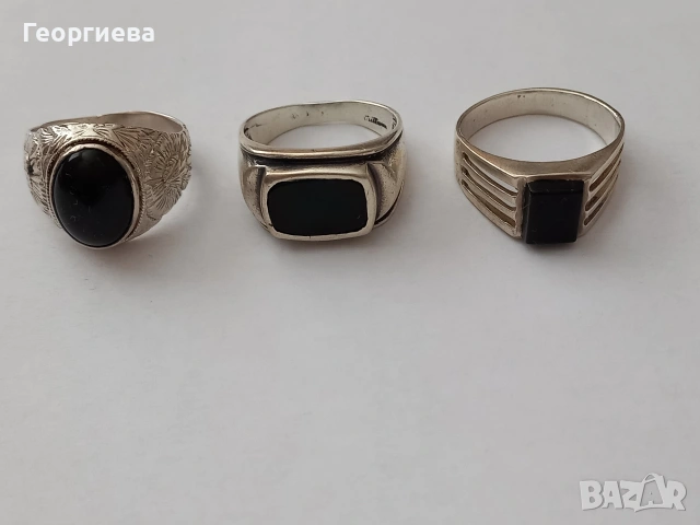 Три сребърни мъжки пръстена с черен камък 