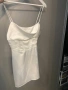 Бяла сатенена рокля Състояние: 10/10 (Чисто нова) Размер: М, снимка 2