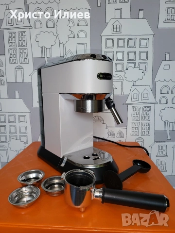 Кафемашина с ръкохватка DeLonghi Dedica EC685.W Бяла, снимка 7 - Кафемашини - 54546981