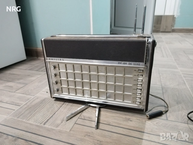 PHILIPS FM-AM De Luxe 