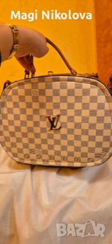 Изключително запазена дамска чанта, снимка 4 - Чанти - 54245458