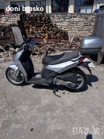 Скутер Aprilia sportcity 125, снимка 4 - Мотоциклети и мототехника - 54410727