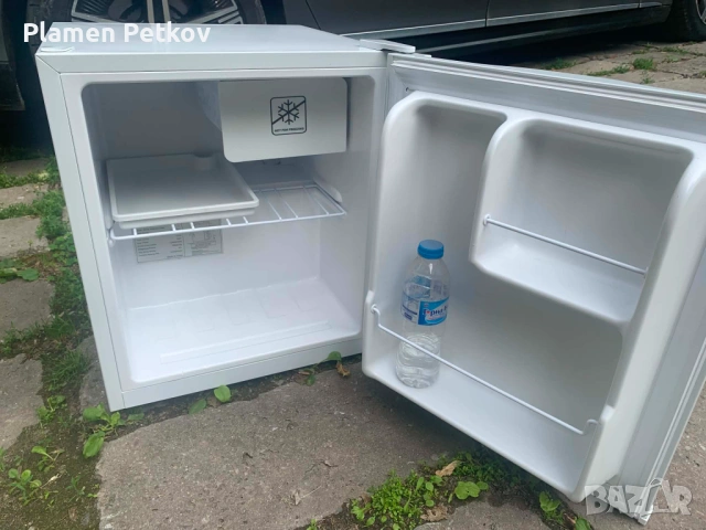 Малък хладилник тип мини бар 