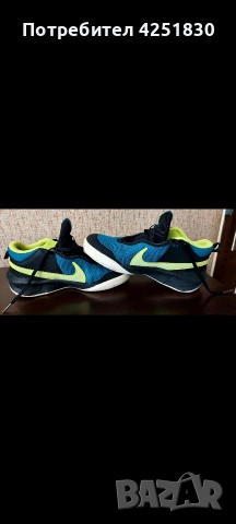 Продавам оригинални маратонки Nike Team Hustle D Размер: 37.5 (23.5 см)