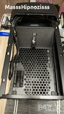 mini ITX кутия Fractal Design Torrent Nano Black TG Dark Tint, снимка 11 - Захранвания и кутии - 54256997
