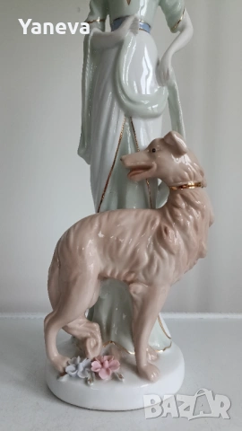 Vintage, порцеланова, английска статуетка на аристократична дама придружена от хрътка. , снимка 2 - Статуетки - 54371737