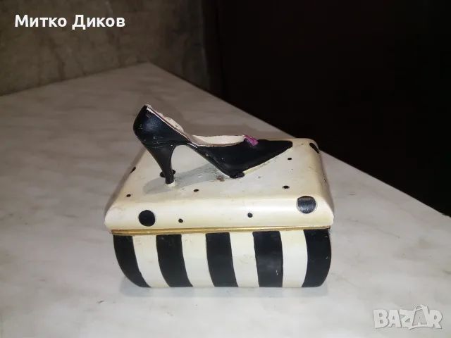 Бижутерийна кутия с обувчица