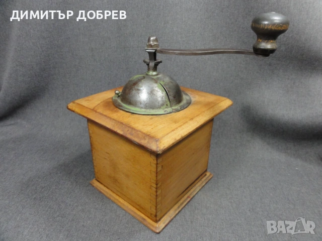 СТАРА РЕТРО ДЪРВЕНА МЕЛНИЦА ЗА КАФЕ РЪЧНА КАФЕМЕЛАЧКА KYM, снимка 4 - Антикварни и старинни предмети - 54712754