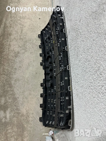 Оригинална решетка Audi A8 D4 2010-2017, снимка 3 - Части - 53955954