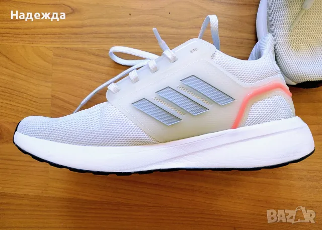 Adidas EQ19 маратонки за бягане, снимка 3 - Спортни обувки - 55517456