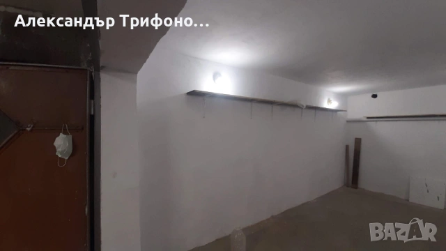 Продава гараж  ул."Г.Бенковски 52", снимка 3 - Гаражи и паркоместа - 53994105