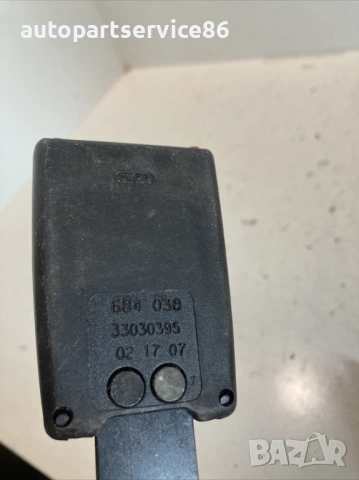 Предна дясна закопчалка на предпазен колан за Renault Clio (2005) 33030395, снимка 2 - Части - 54884218