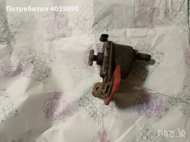 Продавам ключ -маса и секретни болтове за джанти на Лада , снимка 2 - Части - 54155522