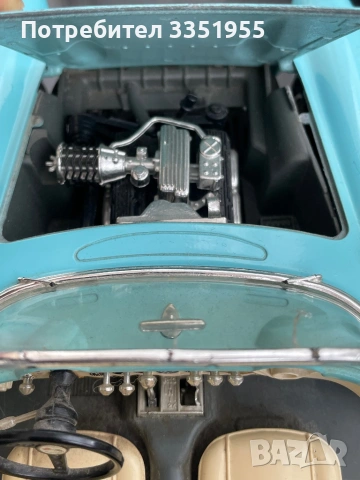 Chevrolet Curvette 1957 1/18 Burago, снимка 7 - Колекции - 54400076
