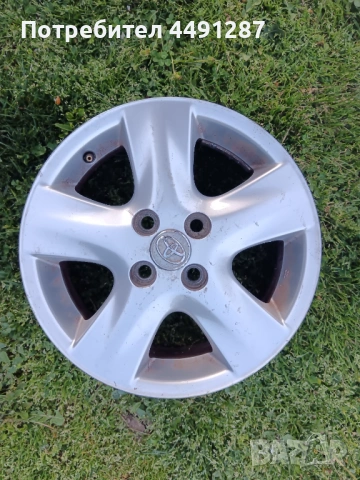 Toyota Yaris 15, снимка 4 - Гуми и джанти - 54334442